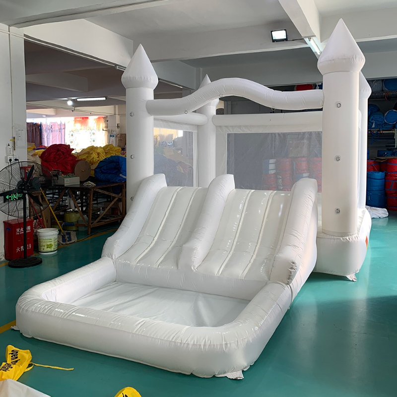 Castello gonfiabile bianco 5,6 - Outdoor Kids In An Indoor World recensione e prezzo
